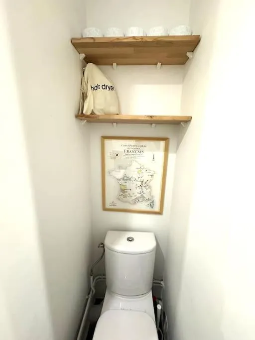 A Cozy Parisian Apartment Close To Eiffel Tower  פריז