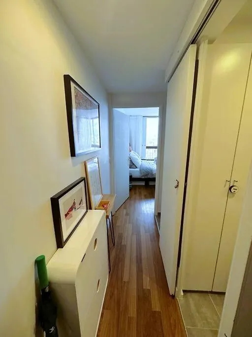 A Cozy Parisian Apartment Close To Eiffel Tower