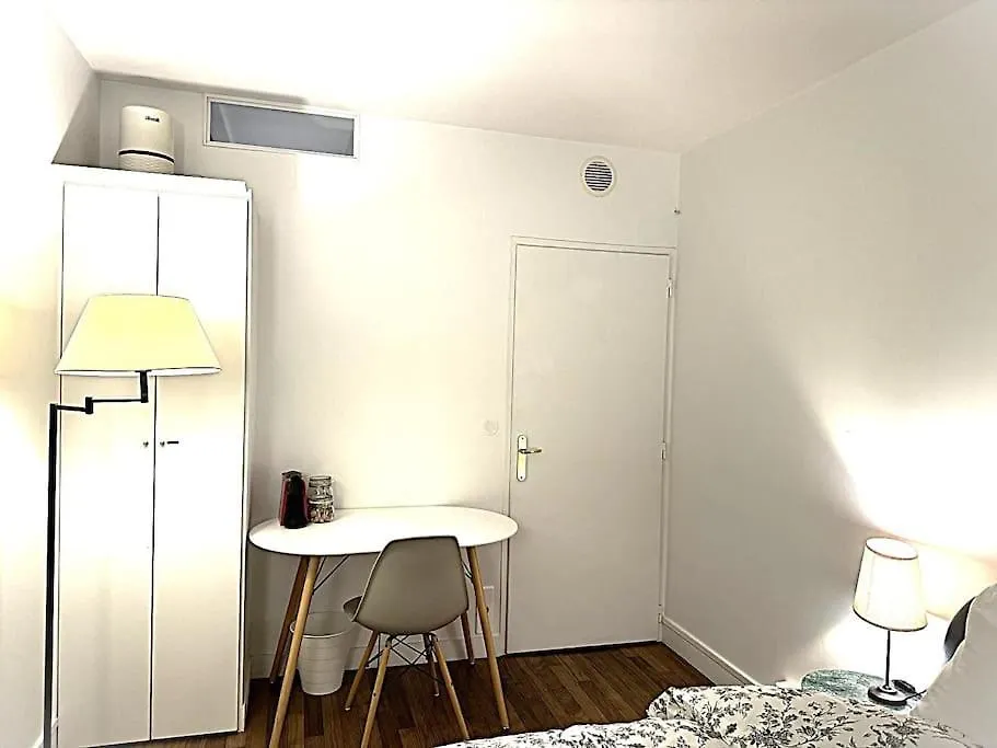 A Cozy Parisian Apartment Close To Eiffel Tower צרפת